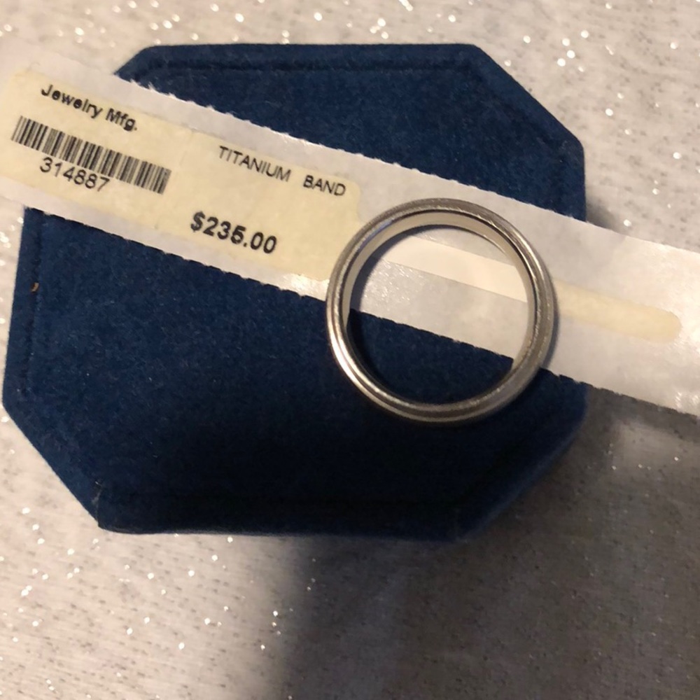 New Unisex Titanium Wedding Band